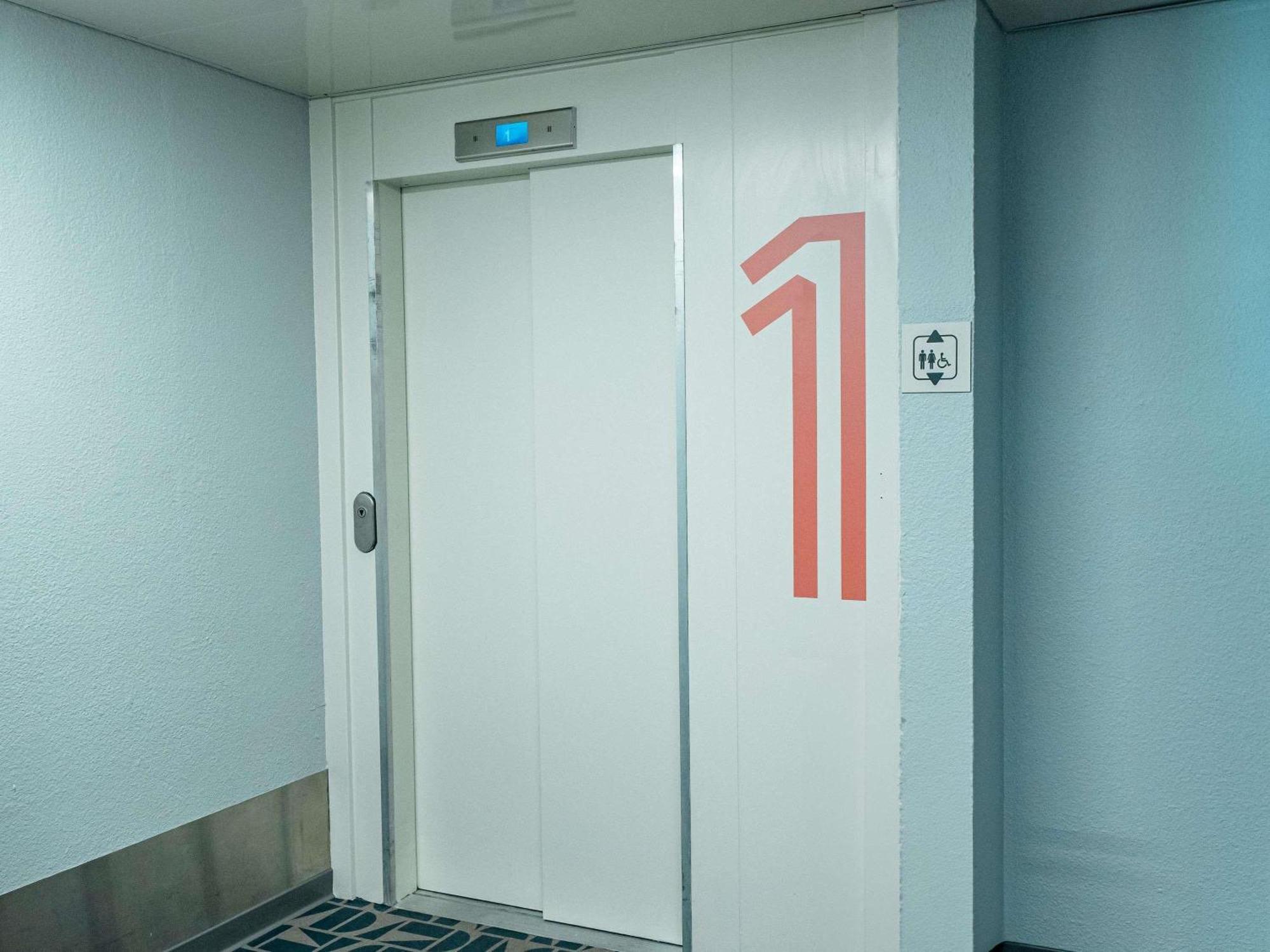 Ibis Budget Narbonne Est Екстер'єр фото